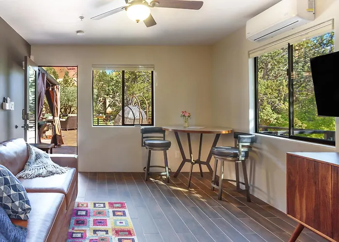 Red Rock Views And Fire Pit Stunning Holiday home